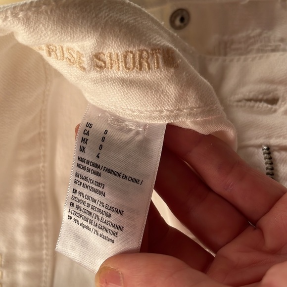 American Eagle White Size 0 Hi-Rise Jean Shorts. Perfect condition! High waist. - Picture 5 of 8
